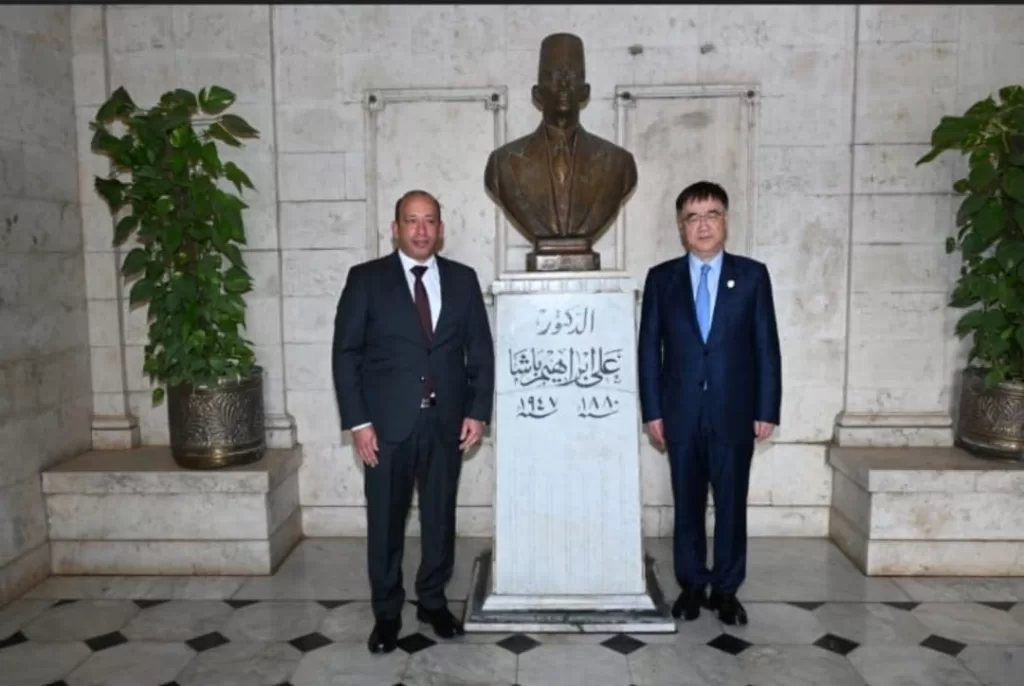 تعاون رفيع المستوى بين قصر العيني وجامعة شنغهاي جياو تونج.. خطوة استراتيجية نحو شراكة طبية عالمية بين مصر والصين 5 - جريدة الجمهورية WhatsApp Image 2025 12 12 at 10.39.59 AM - جريدة الجمهورية