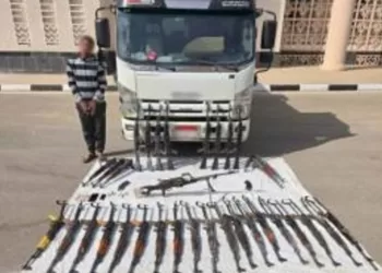 جريمة داخل مدرسة إعدادية.. شاب يعتدي على «مدرس» بطعنات «مقص»