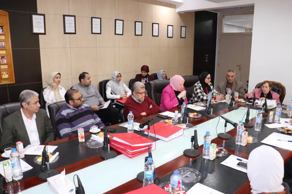 فريق إدارة التميّز بالتعليم العالي يُثني على إنجازات كلية الإعلام بجامعة القاهرة في مشروع تنمية المهارات المهنية للطلاب 3 - جريدة الجمهورية WhatsApp Image 2025 12 13 at 1.39.56 PM - جريدة الجمهورية