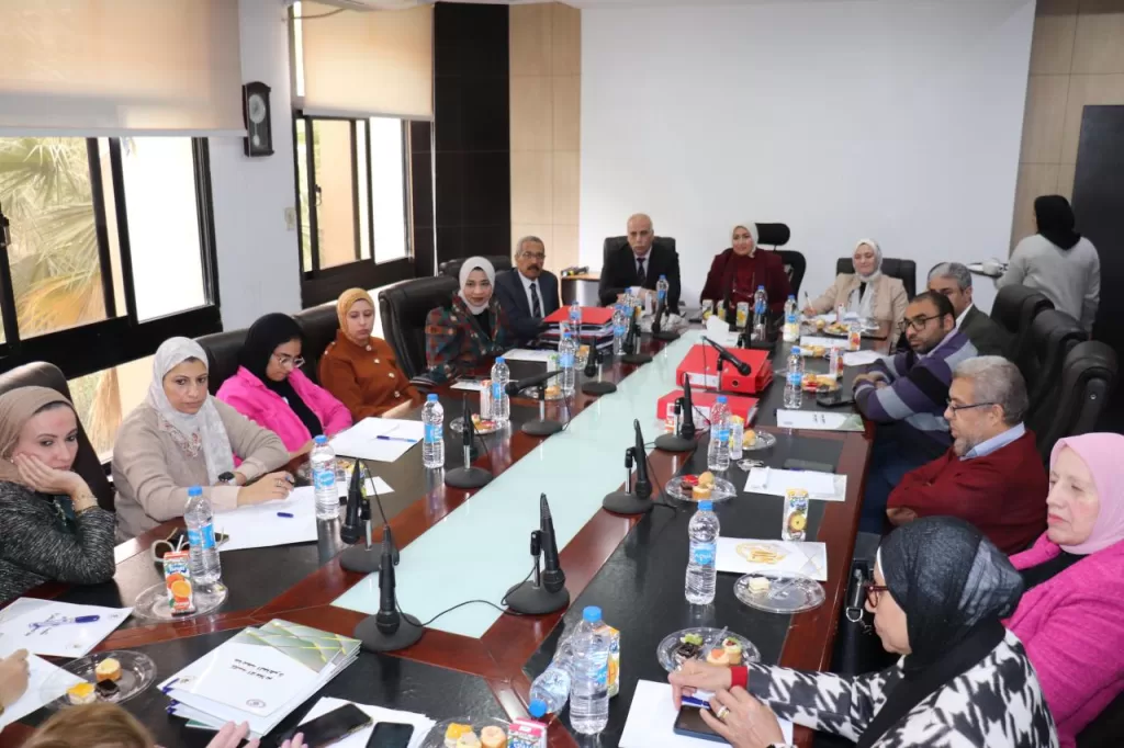 فريق إدارة التميّز بالتعليم العالي يُثني على إنجازات كلية الإعلام بجامعة القاهرة في مشروع تنمية المهارات المهنية للطلاب 5 - جريدة الجمهورية WhatsApp Image 2025 12 13 at 1.39.56 PM 2 - جريدة الجمهورية