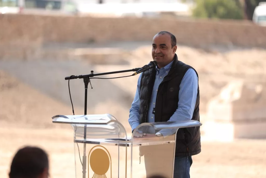 وزير السياحة والآثار يشهد إزاحة الستار عن تمثالين ضخمين للملك أمنحتب الثالث بالأقصر ويكرم الدكتورة هوريج سوروزيان 6 - جريدة الجمهورية WhatsApp Image 2025 12 14 at 3.38.23 PM 3 - جريدة الجمهورية