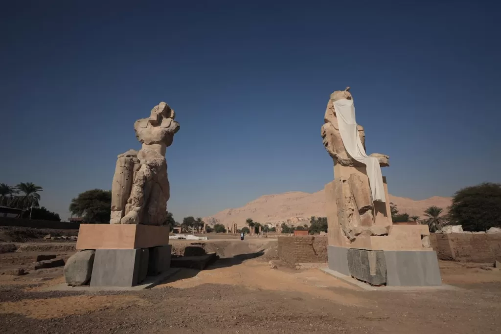 وزير السياحة والآثار يشهد إزاحة الستار عن تمثالين ضخمين للملك أمنحتب الثالث بالأقصر ويكرم الدكتورة هوريج سوروزيان 4 - جريدة الجمهورية WhatsApp Image 2025 12 14 at 3.38.24 PM 1 - جريدة الجمهورية