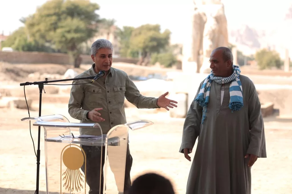 وزير السياحة والآثار يشهد إزاحة الستار عن تمثالين ضخمين للملك أمنحتب الثالث بالأقصر ويكرم الدكتورة هوريج سوروزيان 7 - جريدة الجمهورية WhatsApp Image 2025 12 14 at 3.38.24 PM - جريدة الجمهورية