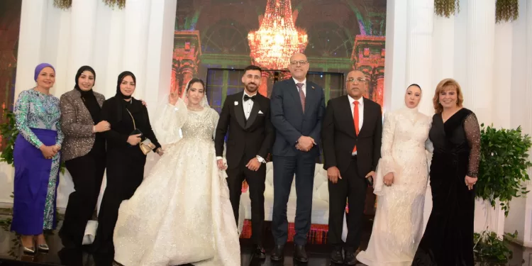 «جبران» وقيادات عمال مصر وقطاع البترول يشاركون «صابر» حفل زفاف كريمته 1 - جريدة الجمهورية «جبران» وقيادات عمال مصر وقطاع البترول يشاركون «صابر» حفل زفاف كريمته