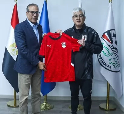 عزام يستقبل رئيس بعثة منتخب اليابان ويبحث التعاون المشترك
