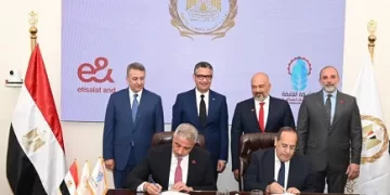 «القابضة الغذائية» تتعاون مع «إي آند مصر» لتطوير فروع «كاري أون» وتحويلها لمنافذ ذكية