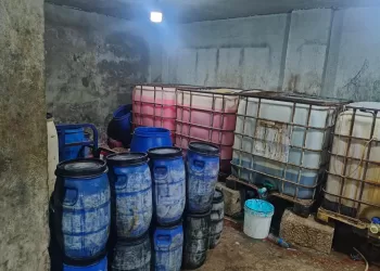 تموين السويس يضبط مصنع صابون غير مرخص ويحرر 144 محضرًا خلال حملات مكثفة 3 - جريدة الجمهورية تموين السويس يضبط مصنع صابون غير مرخص ويحرر 144 محضرًا خلال حملات مكثفة