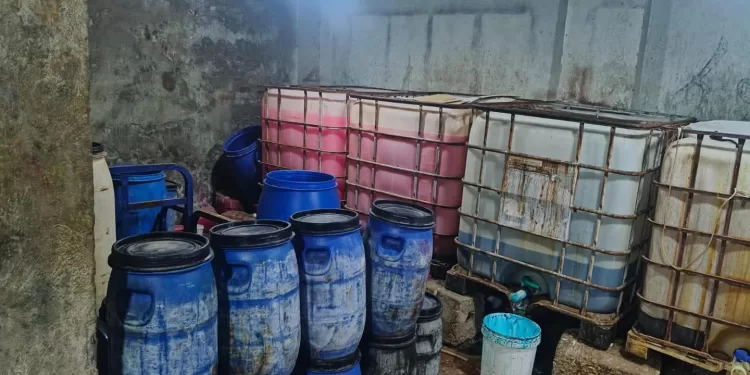 تموين السويس يضبط مصنع صابون غير مرخص ويحرر 144 محضرًا خلال حملات مكثفة 1 - جريدة الجمهورية تموين السويس يضبط مصنع صابون غير مرخص ويحرر 144 محضرًا خلال حملات مكثفة