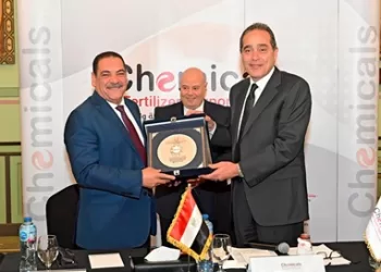 خارطة طريق أمام رئيس الوزراء لزيادة استثمارات الصناعات الكيماوية لـ 1.8 مليار دولار 2 - جريدة الجمهورية خارطة طريق أمام رئيس الوزراء لزيادة استثمارات الصناعات الكيماوية لـ 1.8 مليار دولار