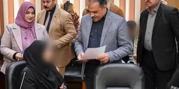 محافظ الشرقية يسلّم عقود عمل لذوي الهمم ووحدات سكنية للأسر الأولى بالرعاية