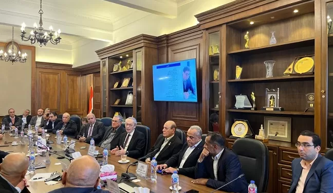 رجال أعمال الإسكندرية وحماية المستهلك يبحثان تسوية الشكاوى ونزاعات التصنيع والعقار