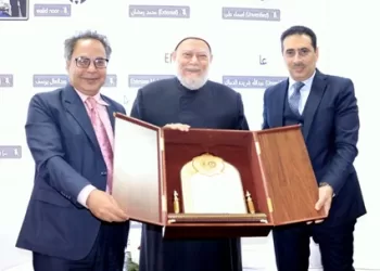 نائب رئيس جامعة القاهرة: آن الأوان لبناء جسور حوار حضاري يتجاوز تحيزات الاستشراق التقليدي