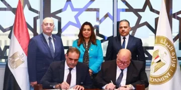 توقُع اتفاق إنشاء وتشغيل منشآت لمعالجة المخلفات ومواقع دفن صحي بالشرقية