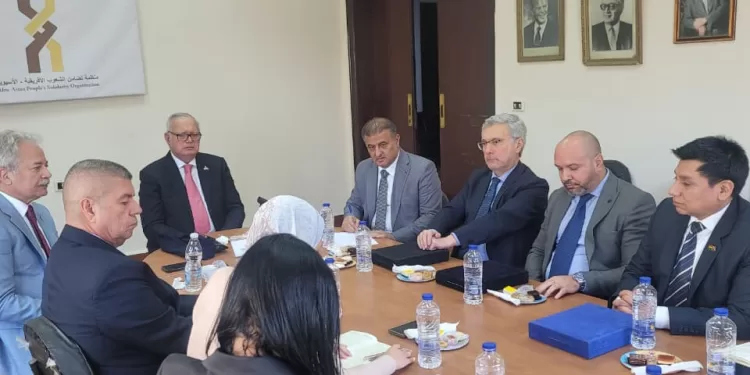 السفير محمد العرابي يقود تحركًا لـ«الدبلوماسية الشعبية» لتعزيز شراكات الجنوب مع سفراء أمريكا اللاتينية