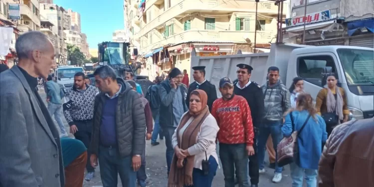 حي شرق الإسكندرية يعيد الانضباط والمرور السلس بسوق زعربانة