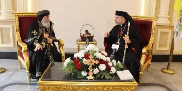الأنبا إبراهيم إسحق يستقبل البابا تواضروس للتهنئة بعيد الميلاد