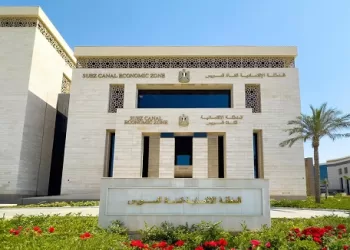 «اقتصادية القناة» تنفى رسو سفينة تحمل معدات عسكرية وأسلحة بميناء بورسعيد