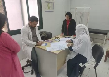 قافلة سكانية بقرية أحمد رامي بالدلنجات تقدم خدمات صحية وتوعوية لـ197 مواطناً