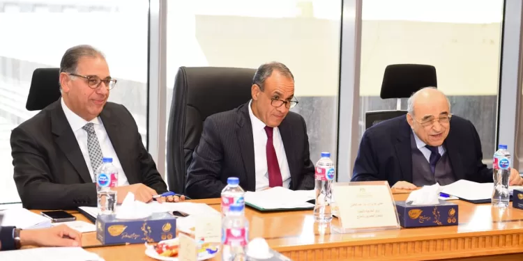 عبد العاطي يشارك في اختبارات الملحقين الجدد بوزارة الخارجية