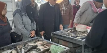 وكيل تموين الدقهلية يتفقد المعارض الدائمة ويؤكد: تخفيضات السلع تصل إلى 20%