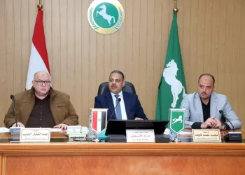 محافظ الشرقية يتابع ملف تقنين أراضي أملاك الدولة ويحدد مستهدفات يومية