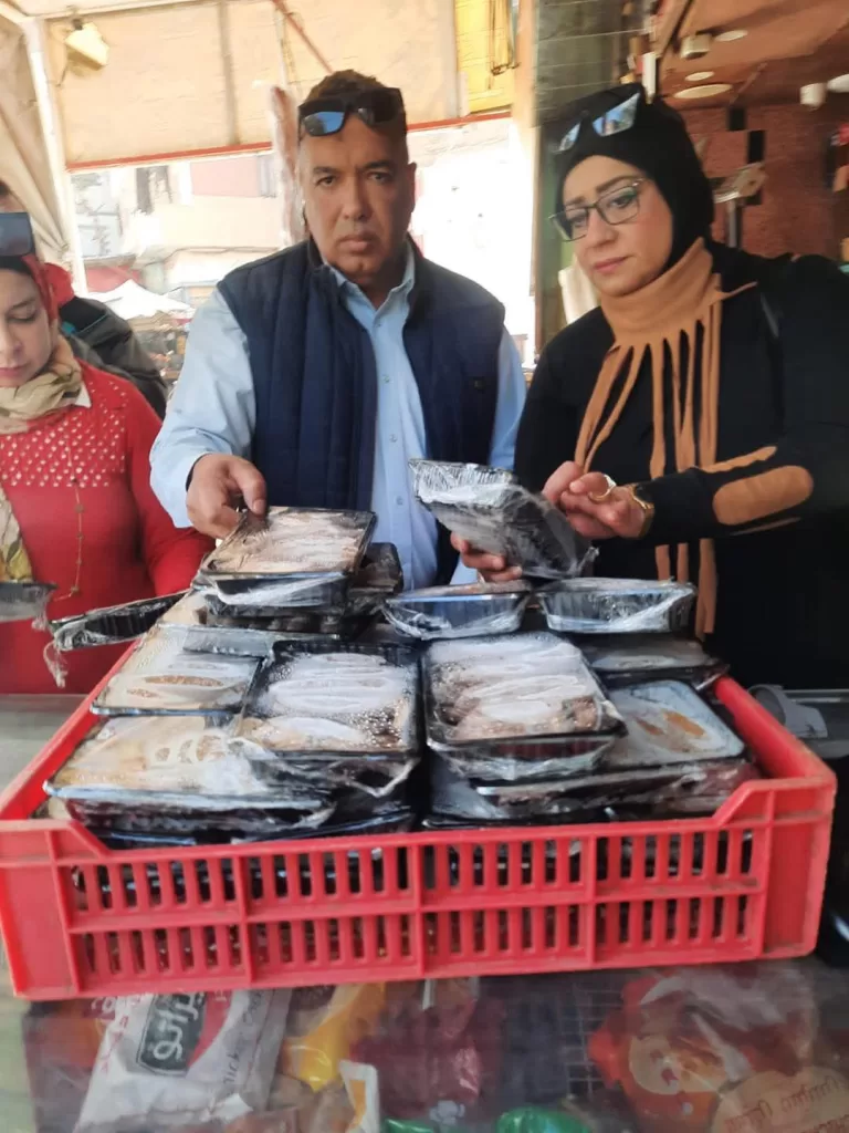 ضبط لحوم فاسدة داخل مطعم شهير بالسويس 2 - جريدة الجمهورية WhatsApp Image 2025 12 31 at 10.39.58 PM1 - جريدة الجمهورية