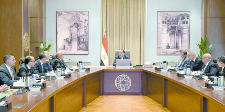 توفير بيئة جاذبة «مدبولى»: تشجيع الاستثمارات فى السوق المصرية