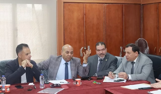 الرشيدي يتابع سير إمتحانات الشهادة الاعدادية من غرفة العمليات المركزية