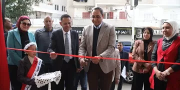 «محافظ قنا» يفتتح معرض الأسر المنتجة للحرف التراثية