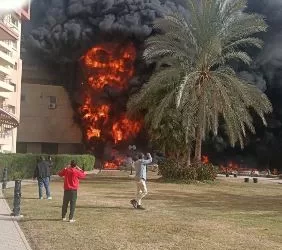 «محافظ مطروح» يتابع جهود السيطرة على حريق بقرية سياحية وإسعاف «13» مصاباً