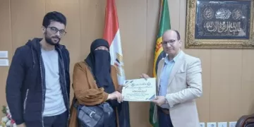 وكيل صحة الدقهلية يُكرم «الدكتورة أسماء رمضان» ويضمها لفريق التدريب بالمديرية