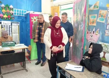 وكيل التعليم بمطروح تتفقد لجان امتحانات النقل في جولة مفاجئة