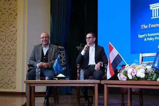 وزير الإستثمار يشارك في جلسة نقاشية بالجامعة الأمريكية حول الرؤية الإقتصادية والقيادة الإستراتيجية 1 - جريدة الجمهورية وزير الإستثمار يشارك في جلسة نقاشية بالجامعة الأمريكية حول الرؤية الإقتصادية والقيادة الإستراتيجية