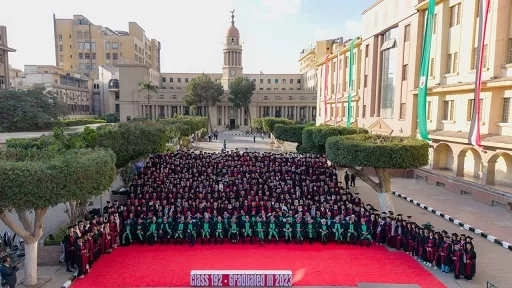 تحت قبة التاريخ… صورة طلاب الدفعة 194 الوافدين تجسّد عالمية قصر العيني ورسالتها الممتدة 1 - جريدة الجمهورية تحت قبة التاريخ… صورة طلاب الدفعة 194 الوافدين تجسّد عالمية قصر العيني ورسالتها الممتدة