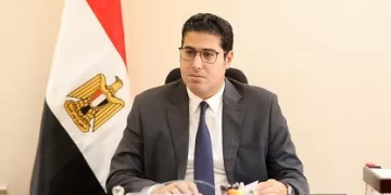 بحث طلبات التصرف الخاصة بمستثمري المنطقة الصناعية بجمصة