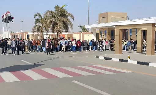 إقبال جماهيري تاريخي.. معرض القاهرة للكتاب يكسر حاجز المليوني زائر في 6 أيام 2 - جريدة الجمهورية 2 100 - جريدة الجمهورية