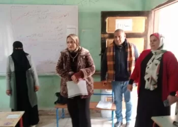 وكيل وزارة التعليم بمطروح تتفقد لجان الإعدادية: مستقبل الطلاب خط أحمر ولا تهاون في حقوقهم