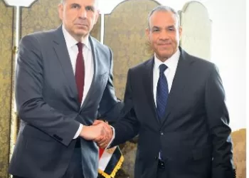 «وزير الخارجية» يبحث مع نظيره «اليوناني» سبل تعزيز الشراكة الاستراتيجية وقضايا الأمن الإقليمي