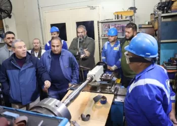 نائب رئيس «القابضة للمياه» يتفقد محطات التحلية بمطروح لمتابعة خطط التوسعة