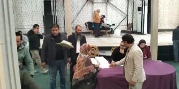 تضامن بني سويف و«الأورمان» يوزعان منحاً مالية لـ 300 أسرة من الفئات الأولى بالرعاية