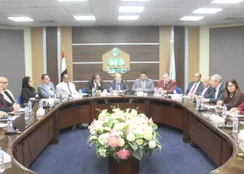 بحضور أعضاء مجلس النواب… مستثمرو العاشر من رمضان يناقشون مشكلات الصناعة و الإستعداد لمبادرة تكامل و تكافل