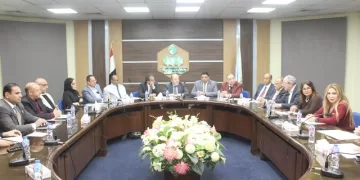 بحضور أعضاء مجلس النواب… مستثمرو العاشر من رمضان يناقشون مشكلات الصناعة و الإستعداد لمبادرة تكامل و تكافل