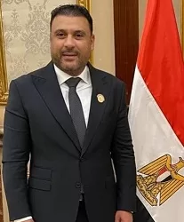 عمر الغنيمي: توجيهات السيسي بتعزيز صناعة السيارات الكهربائية تدعم الإقتصاد وتخلق فرص العمل