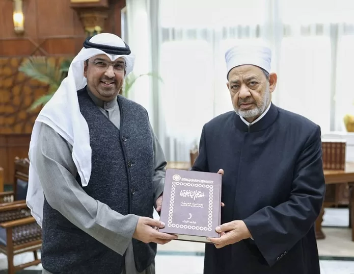 شيخ الأزهر يشيد بدور مؤسسة عبدالعزيز سعود البابطين الثقافية في دعم طلاب العلم 2 - جريدة الجمهورية 3e5090 - جريدة الجمهورية