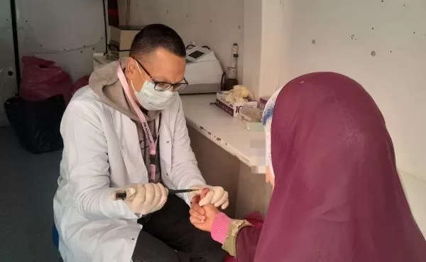 صحة البحيرة تقدم خدماتها لـ 1065 مواطناً ضمن قافلة طبية مجانية بـ «إيتاي البارود» 5 - جريدة الجمهورية 4 37 - جريدة الجمهورية