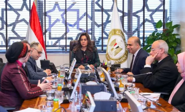 منال عوض تتابع «خطة الاستجابة المتدرجة» لنوبات تلوث الهواء وتعلن انخفاض الملوثات بنسبة «25%» منذ 2020