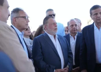 محافظ البنك المركزي ووزير الزراعة يتفقدان مشروعات «دعم صغار المزارعين» بأسوان 8 - جريدة الجمهورية محافظ البنك المركزي ووزير الزراعة يتفقدان مشروعات «دعم صغار المزارعين» بأسوان