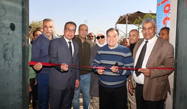 رئيس جامعة قنا يفتتح المجزر الآلي للدواجن ومشتل نباتات الزينة بالجامعة