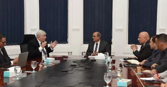 رئيس «القابضة للمياه» يتابع الموقف التنفيذي لمشروع «مصرف كيتشنر» ويوجه بتوطين الصناعة المحلية 6 - جريدة الجمهورية 6 32 - جريدة الجمهورية