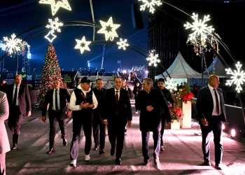 مدبولي يشارك المواطنين احتفالات العام الجديد بالعاصمة الجديدة.. وينقل تهاني رئيس الجمهورية للشعب المصري